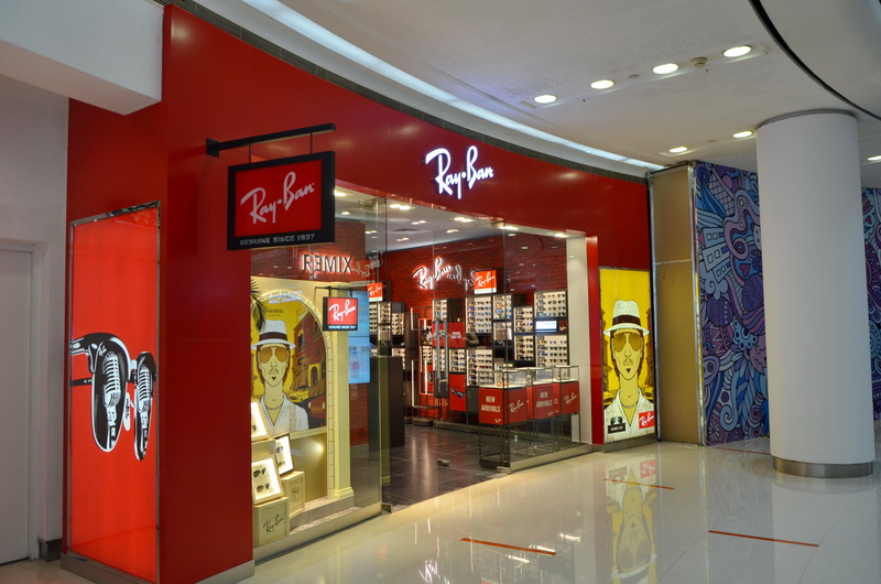 Ray?Ban 宏伊国际广场店——CA88 CIS 商用安装系统的经典应用