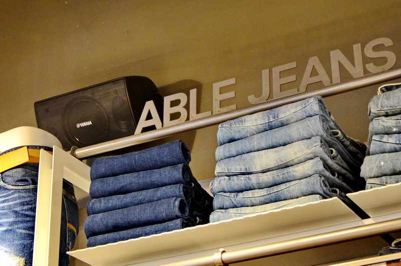 ABLE JEANS正大广场旗舰店——CA88MA2030的时尚之旅